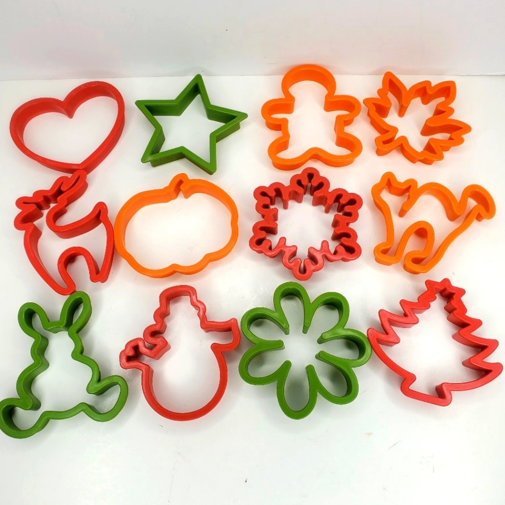 Lot of 12 Large Cookie Cutters Various‎ Seasons or Occasions~ Red, Green, Orange